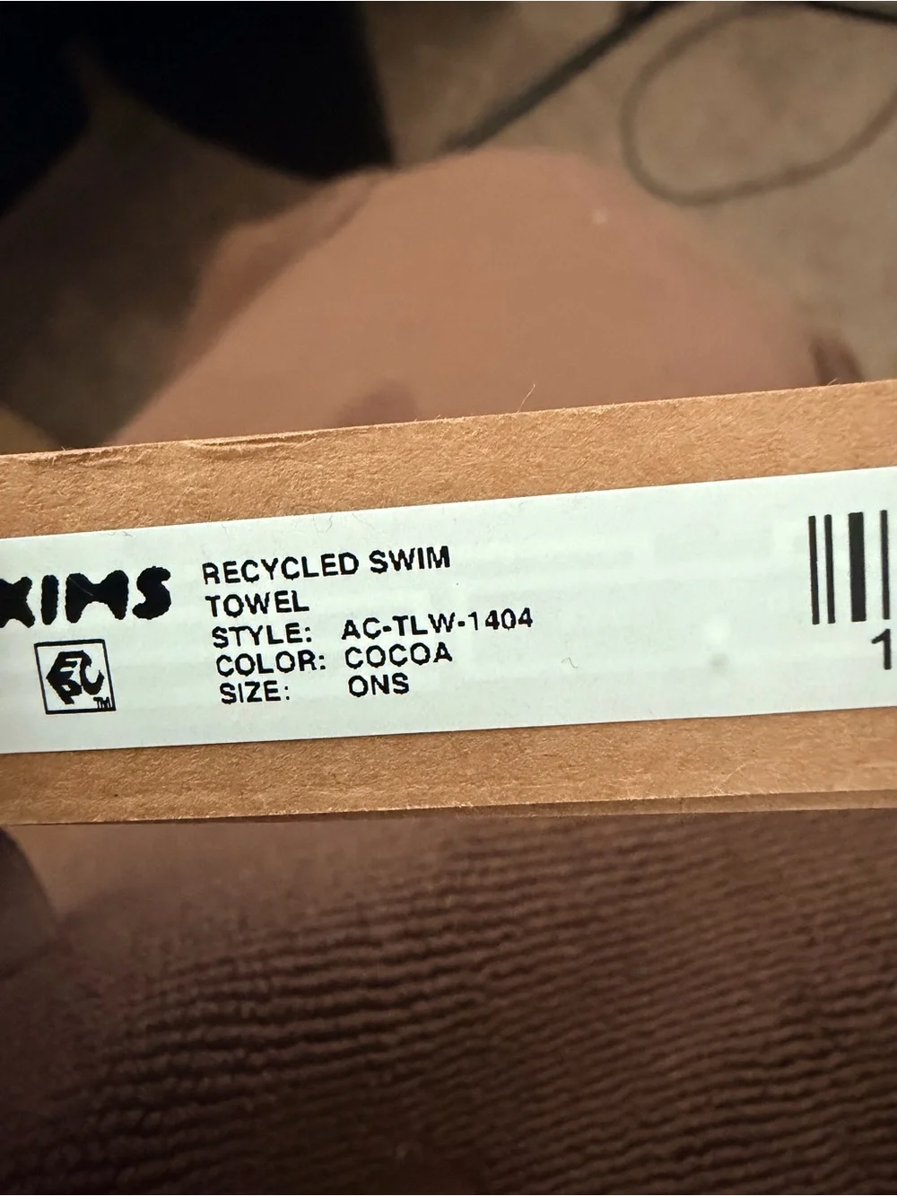 SKIMS RECYCLED SWIM TOWEL STYLE: AC-TLW-1404 COLOR: COCOA SIZE: ONS